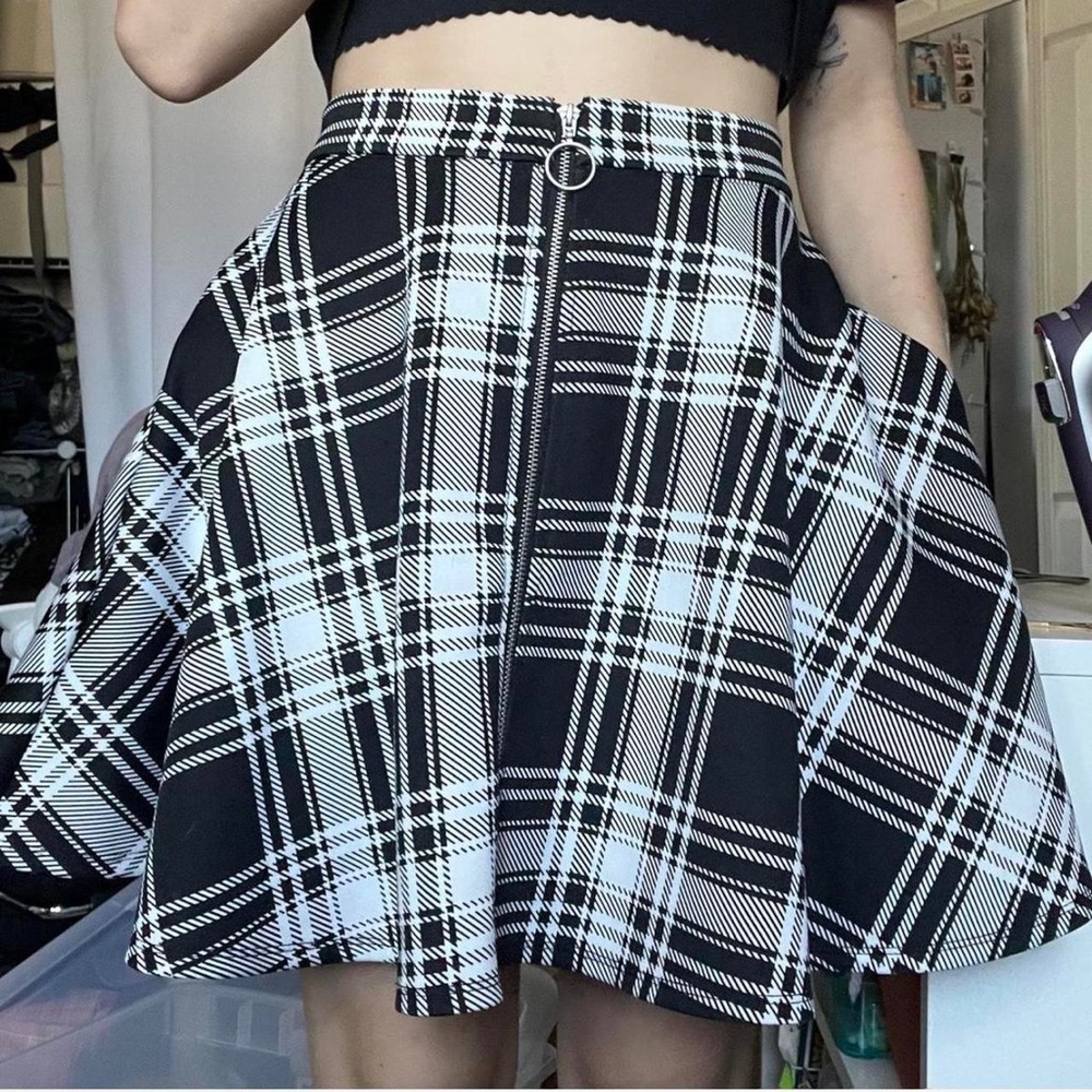 Hot Topic Black White Plaid Front Zipper Skater Skirt